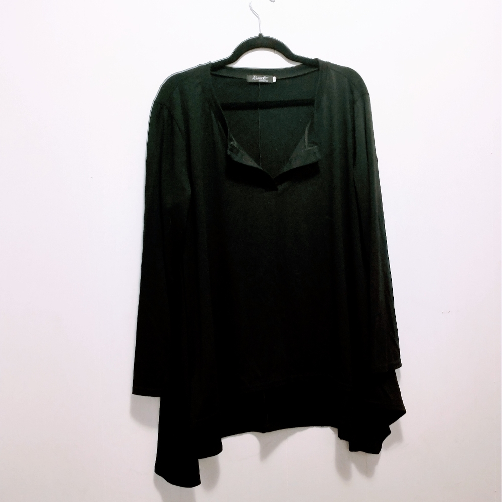 Long sleeve black top